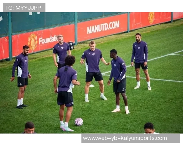 B费休息期间亲临训练基地现场观摩替补球员训练情况 B费休息期间亲临训练基地现场观摩替补球员训练情况