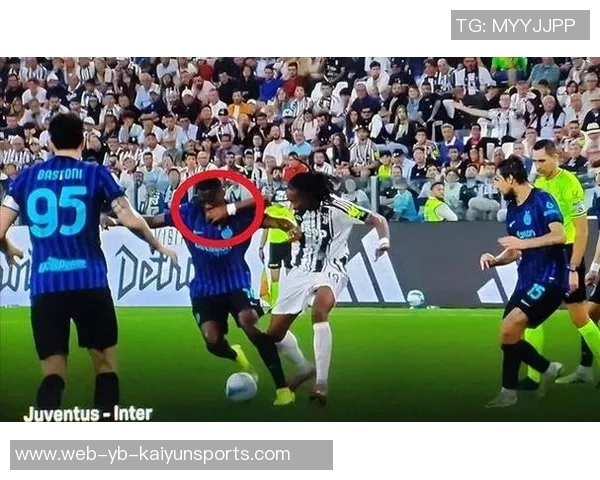 前意甲裁判称莱切球员手臂张开判给尤文点球判罚正确